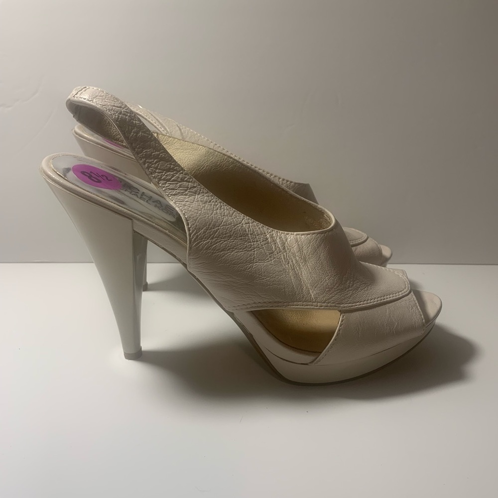 Michael Kors cream leather pumps